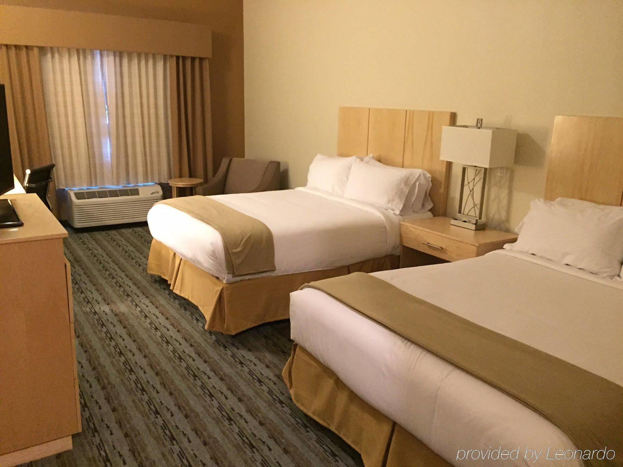 Holiday Inn Express & Suites San Antonio Brooks City Base, An Ihg Hotel Eksteriør billede